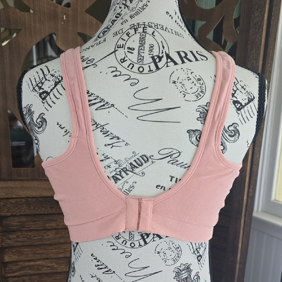 Seamless Pink Sports Bra Shapewear - Picture 2 of 3